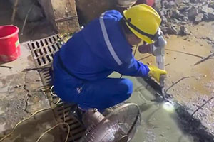 保亭地下室伸缩缝堵漏施工视频